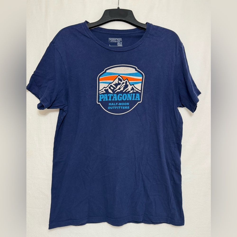 Patagonia Men’s T-Shirt “Half-Moon Outfitters” Size Large